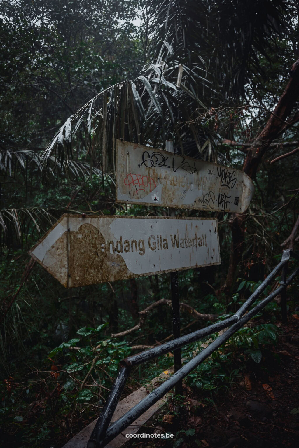 Sign for the Tiu Kelep and Sendang gile waterfall